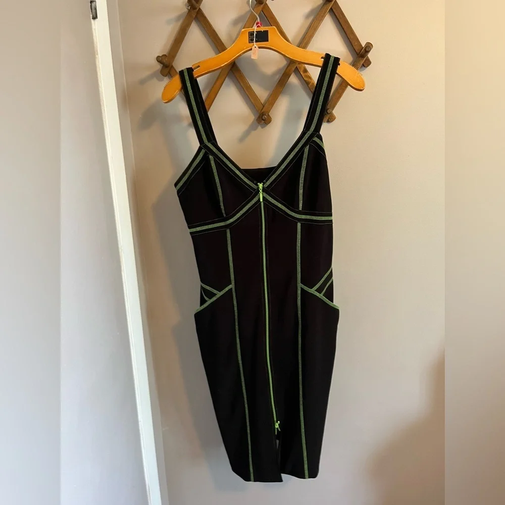 Joseph Ribkoff vampy body hugging reverse seam dress with pockets s/m see measur - Picture 2 of 7